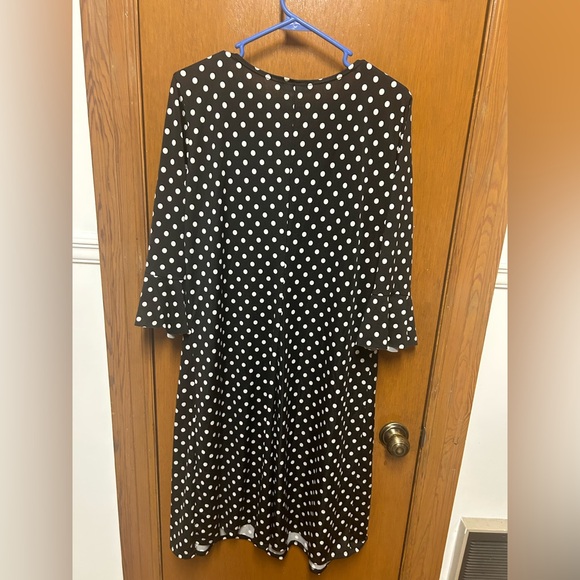 Dress - Picture 2 of 5